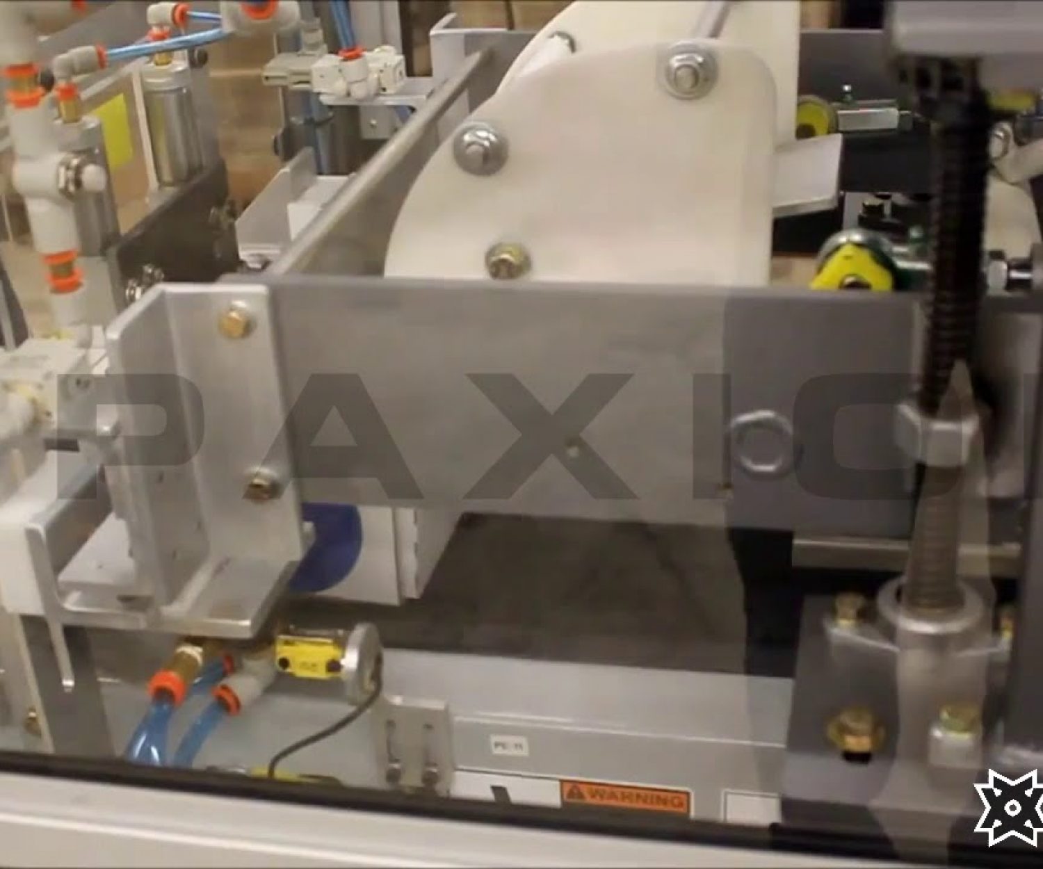 PopLok Tray Closer Tucker for fold & tuck trays with a lid