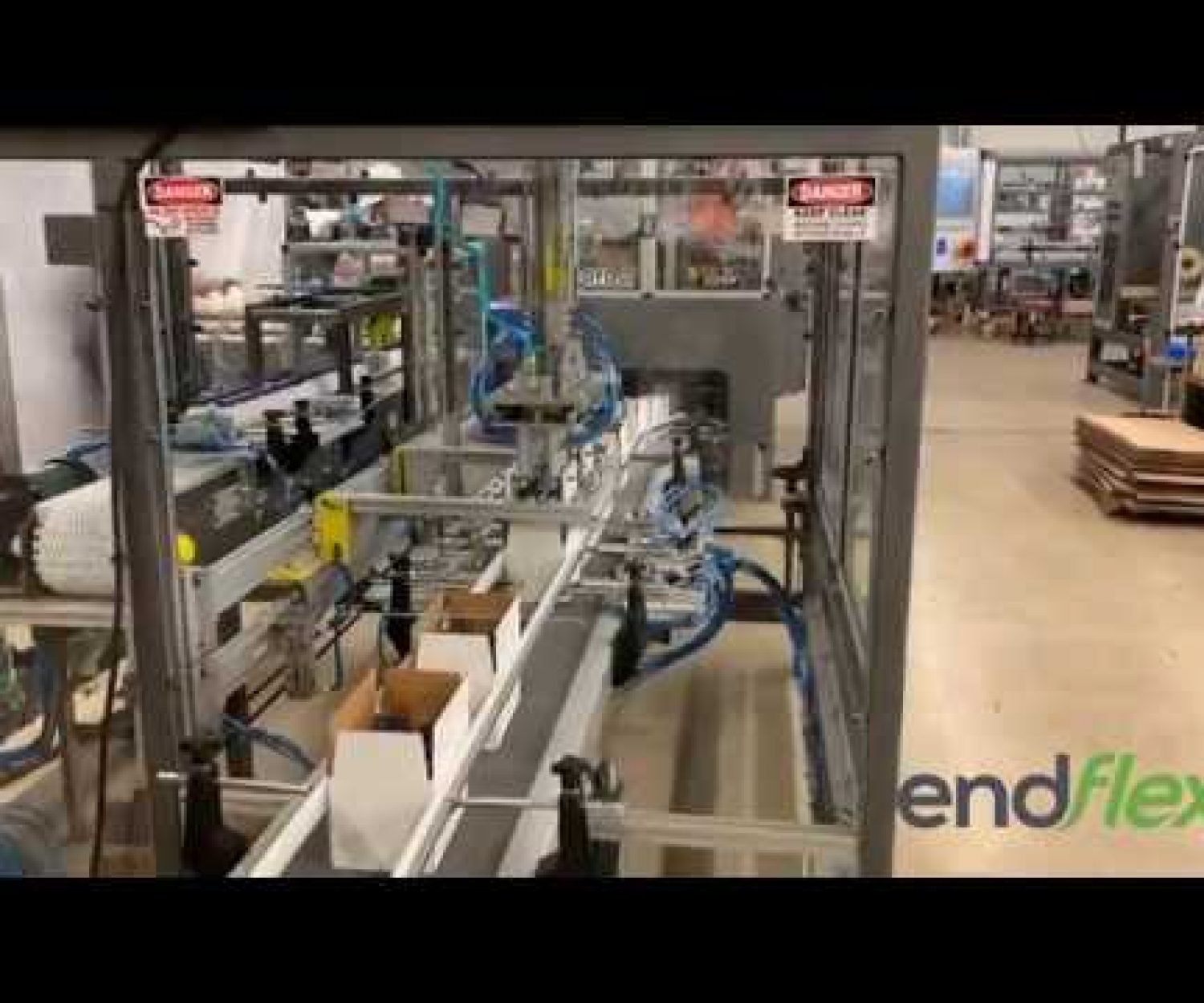 Bottle tray packing system with pick and place